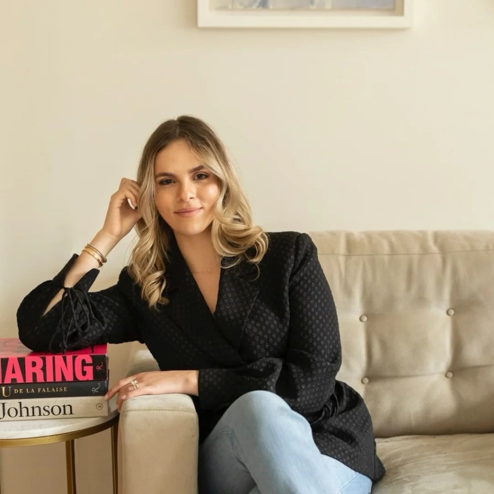 Meet your Posher, Mia